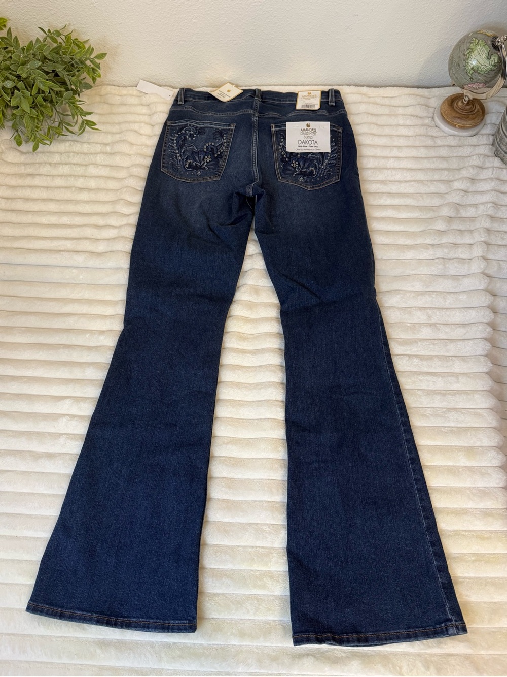 Gloria Vanderbilt Dakota flare leg jeans size 6 - Picture 9 of 11
